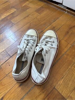 Converse Low Top Canvas Sneakers in Cream with Red Trim Size 7